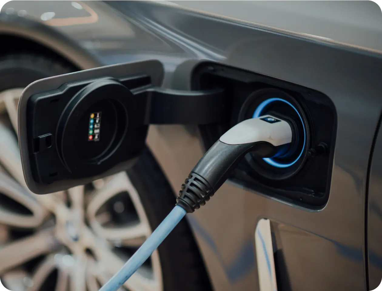 Carga eléctrica de un coche de empresa